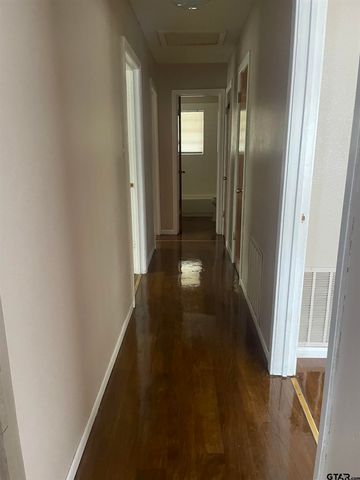 1402 Manorway, Tyler, TX 75702