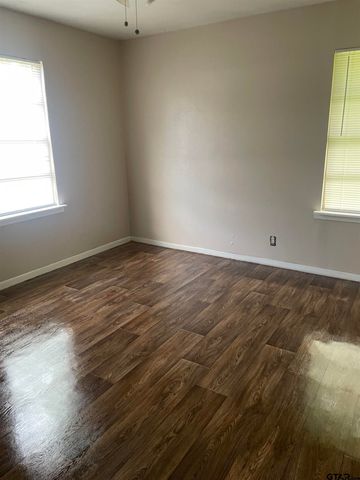 1402 Manorway, Tyler, TX 75702