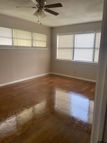 1402 Manorway, Tyler, TX 75702