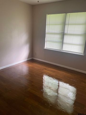 1402 Manorway, Tyler, TX 75702