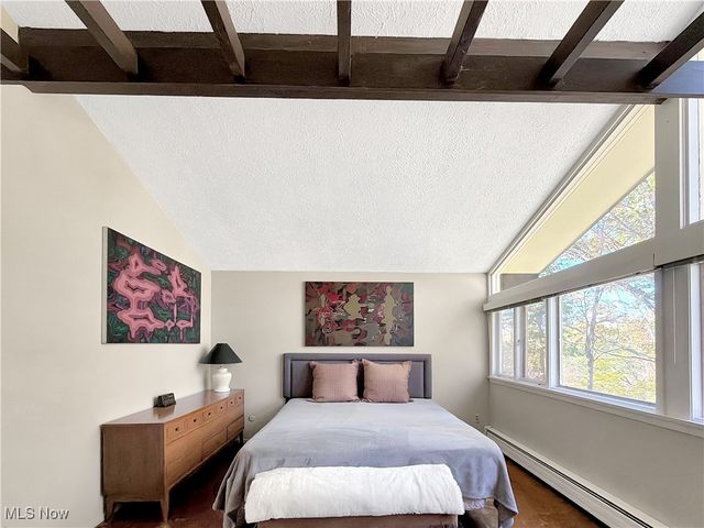 25861 Euclid Chagrin Pkwy, Richmond Heights, OH 44143