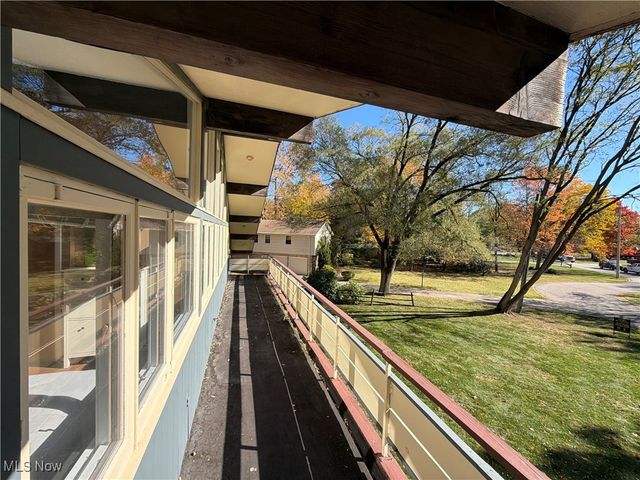 25861 Euclid Chagrin Pkwy, Richmond Heights, OH 44143