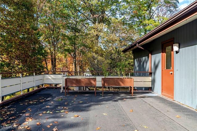 25861 Euclid Chagrin Pkwy, Richmond Heights, OH 44143