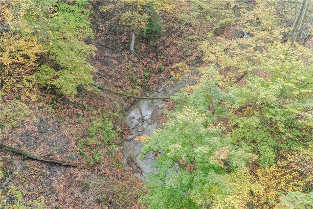 25861 Euclid Chagrin Pkwy, Richmond Heights, OH 44143