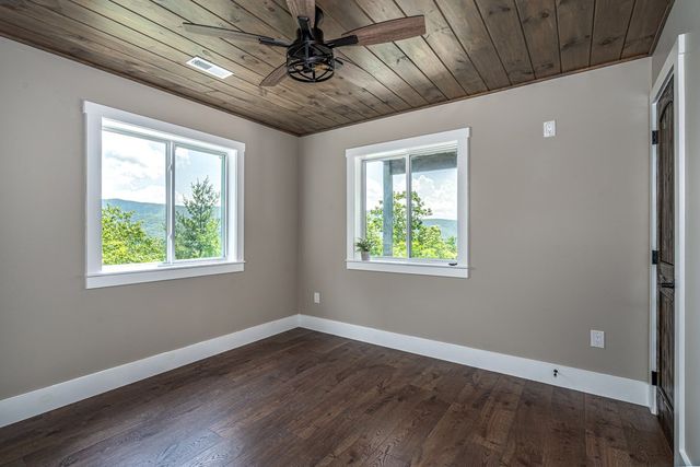300 Sugarwood Drive, Murphy, NC 28906