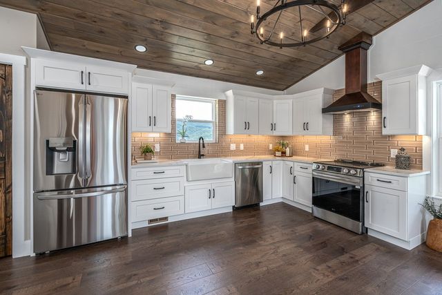 300 Sugarwood Drive, Murphy, NC 28906