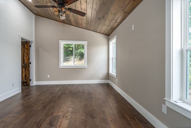 300 Sugarwood Drive, Murphy, NC 28906