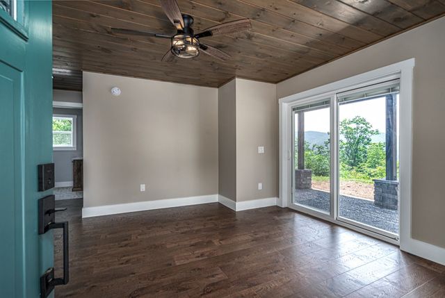 300 Sugarwood Drive, Murphy, NC 28906