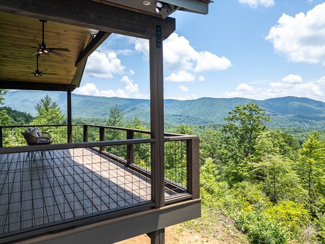 300 Sugarwood Drive, Murphy, NC 28906