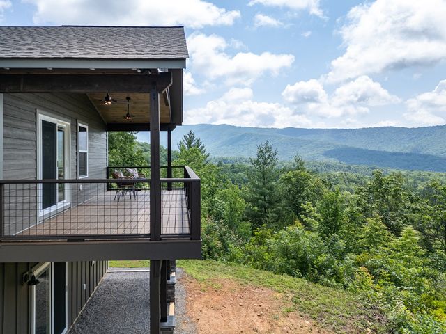 300 Sugarwood Drive, Murphy, NC 28906