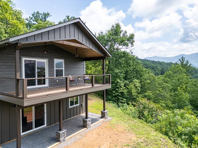 300 Sugarwood Drive, Murphy, NC 28906