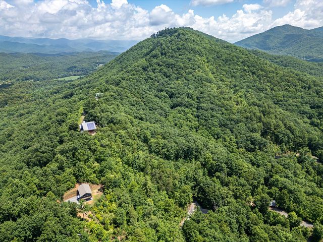 300 Sugarwood Drive, Murphy, NC 28906