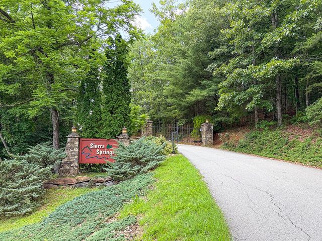300 Sugarwood Drive, Murphy, NC 28906