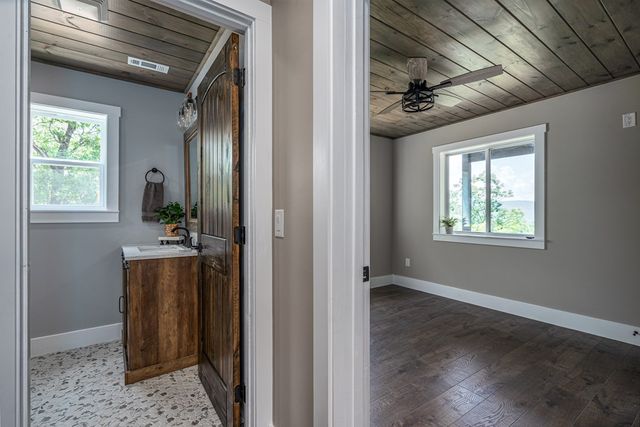 300 Sugarwood Drive, Murphy, NC 28906