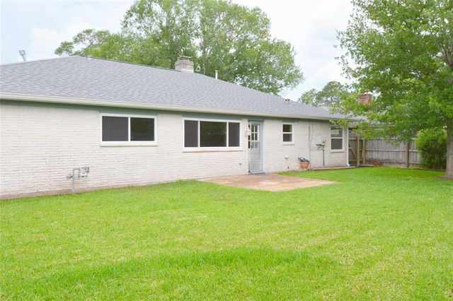 11622 Brighton Lane, Meadows Place, TX 77477
