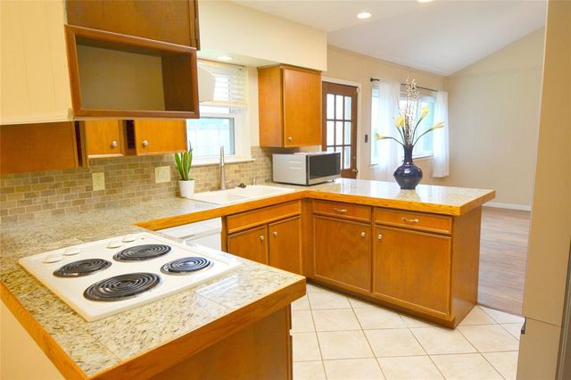 11622 Brighton Lane, Meadows Place, TX 77477
