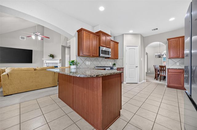 7731 Summer Shore Drive, Rosenberg, TX 77469