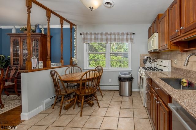 52 Aspen Ln, West Milford Twp., NJ 07480