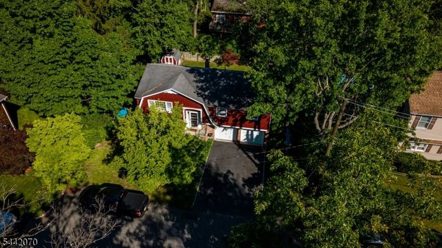 52 Aspen Ln, West Milford Twp., NJ 07480