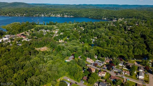 52 Aspen Ln, West Milford Twp., NJ 07480