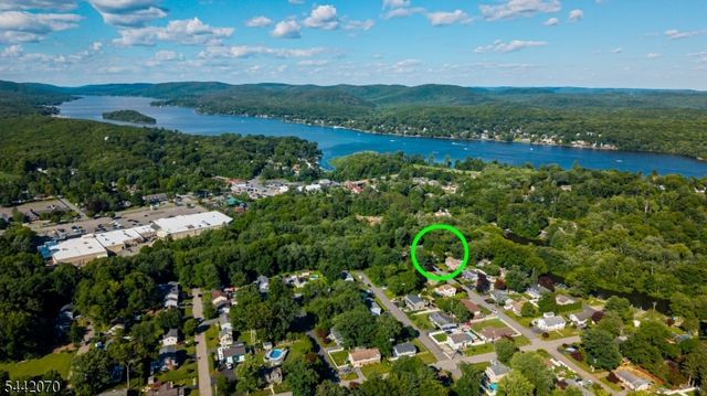 52 Aspen Ln, West Milford Twp., NJ 07480