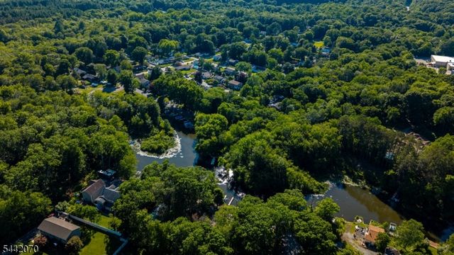 52 Aspen Ln, West Milford Twp., NJ 07480
