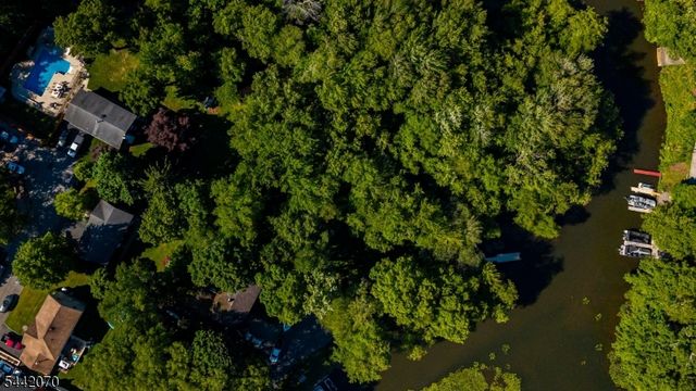 52 Aspen Ln, West Milford Twp., NJ 07480