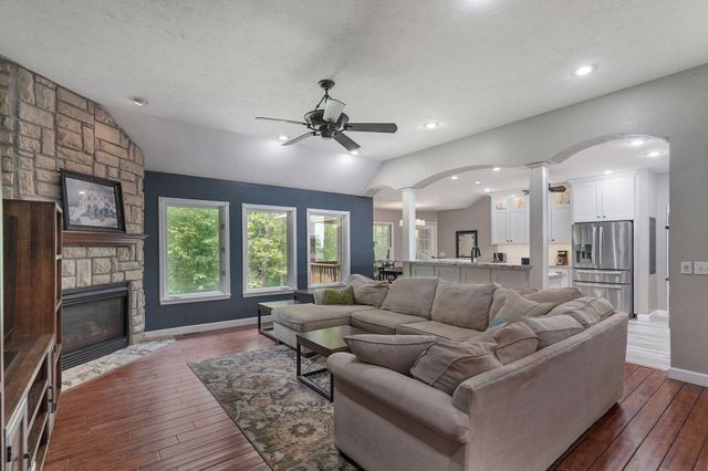 871 N Salt Lick Court, Nixa, MO 65714