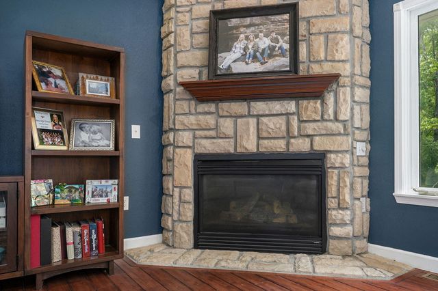 871 N Salt Lick Court, Nixa, MO 65714