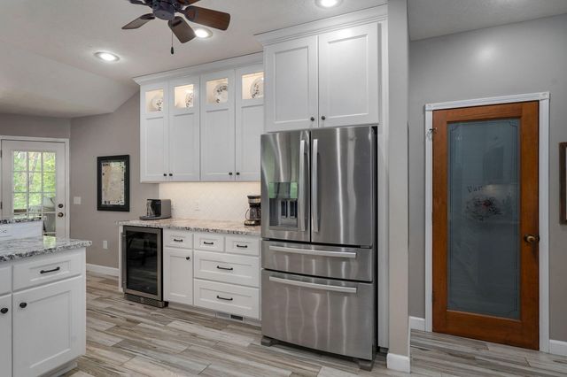 871 N Salt Lick Court, Nixa, MO 65714