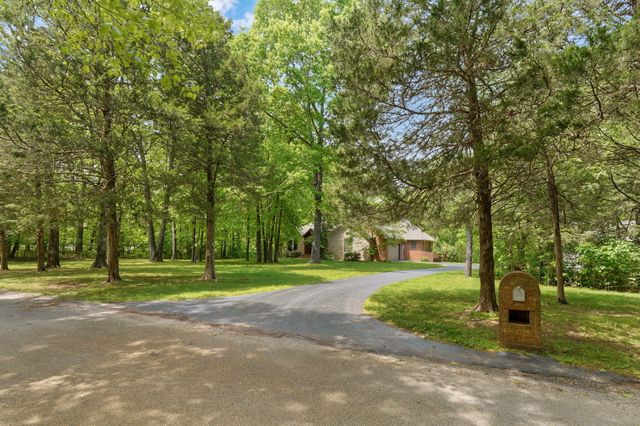 871 N Salt Lick Court, Nixa, MO 65714