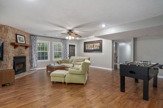 871 N Salt Lick Court, Nixa, MO 65714