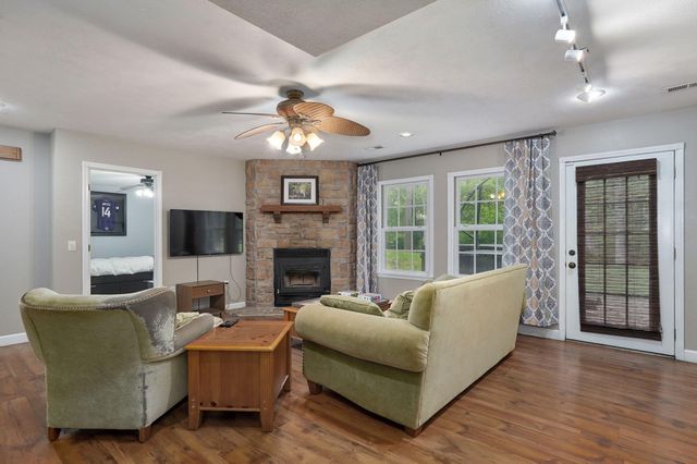 871 N Salt Lick Court, Nixa, MO 65714