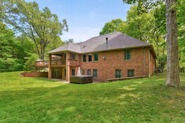 871 N Salt Lick Court, Nixa, MO 65714