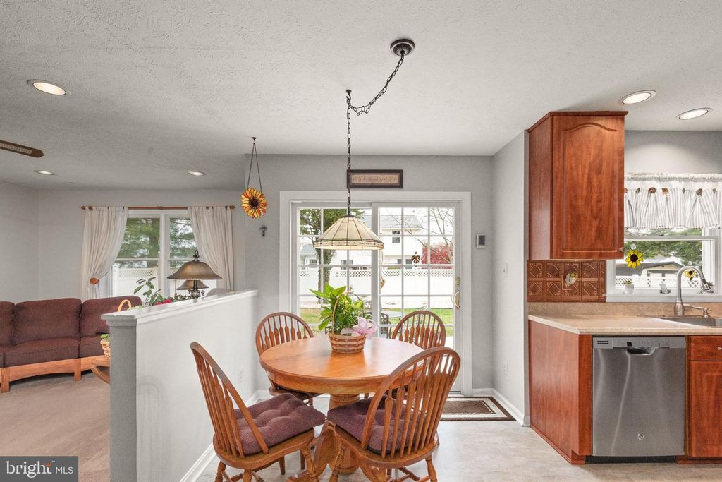 Image 10 of property listing at 2832 BYNUM OVERLOOK DR, Abingdon, MD 21009