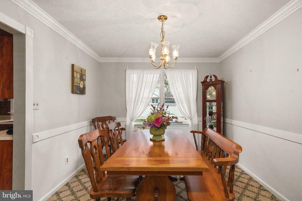 Image 8 of property listing at 2832 BYNUM OVERLOOK DR, Abingdon, MD 21009