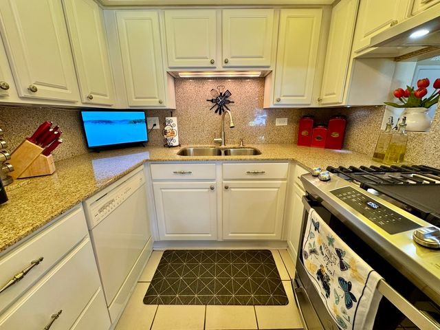 1247 S Mannheim Road 3, Westchester, IL 60154
