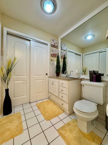 1247 S Mannheim Road 3, Westchester, IL 60154