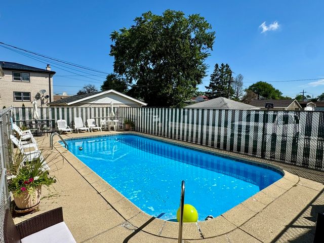 1247 S Mannheim Road 3, Westchester, IL 60154