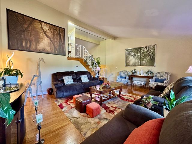 1247 S Mannheim Road 3, Westchester, IL 60154