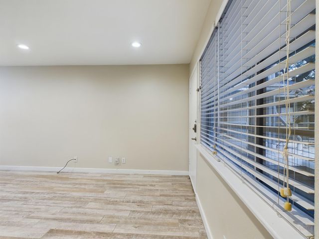 2303 East Side DR 217, Austin, TX 78704