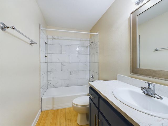 2303 East Side DR 217, Austin, TX 78704