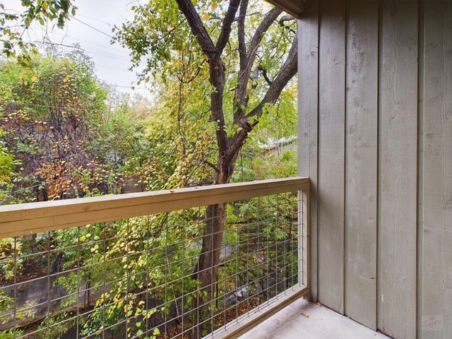 2303 East Side DR 217, Austin, TX 78704