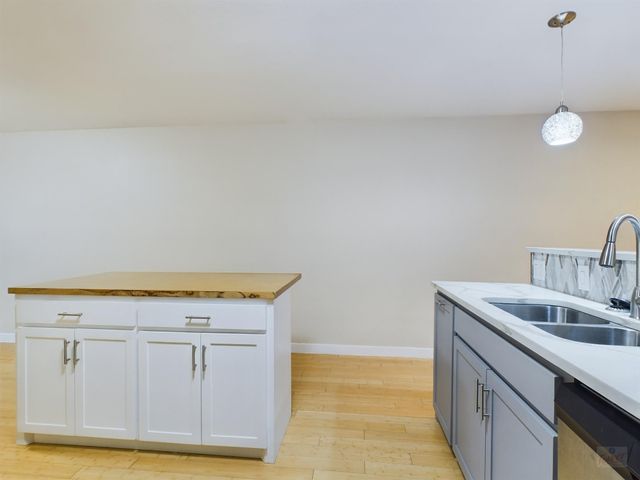 2303 East Side DR 217, Austin, TX 78704