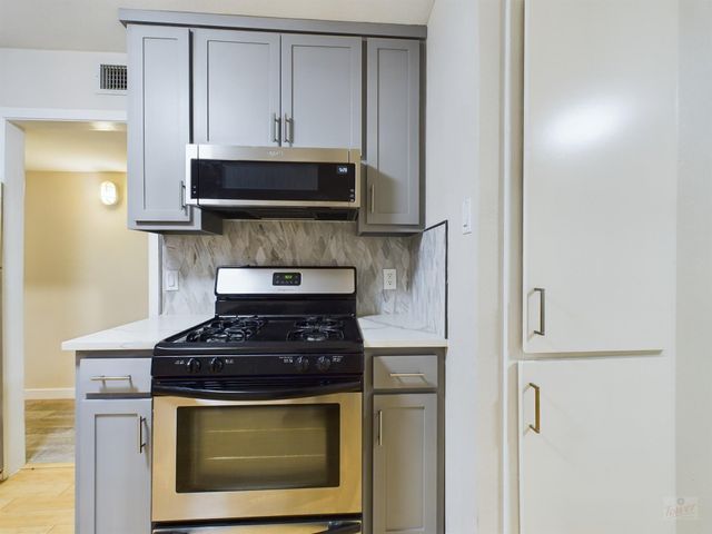 2303 East Side DR 217, Austin, TX 78704