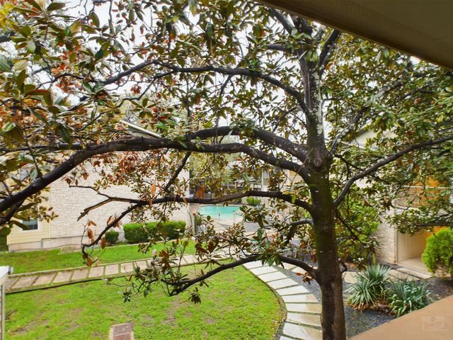 2303 East Side DR 217, Austin, TX 78704