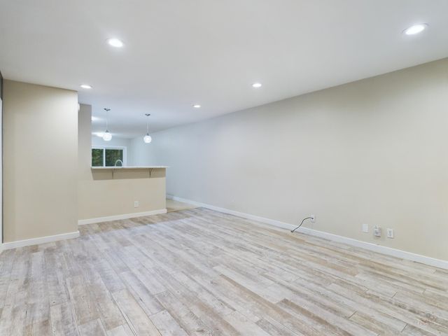 2303 East Side DR 217, Austin, TX 78704