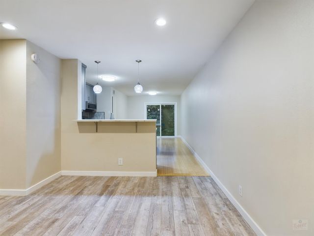 2303 East Side DR 217, Austin, TX 78704