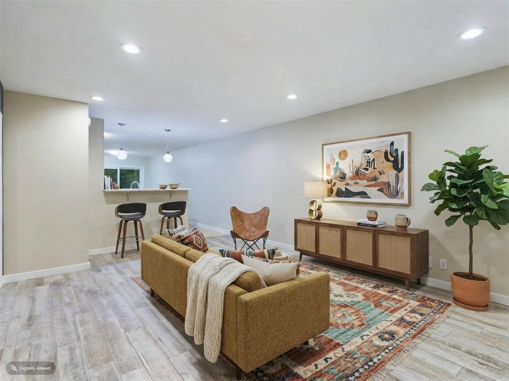 2303 East Side DR 217, Austin, TX 78704