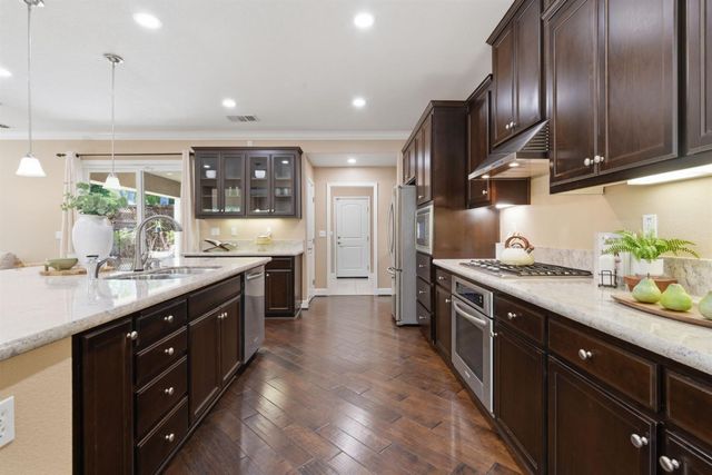 626 W Gravino Dr, Mountain House, CA 95391